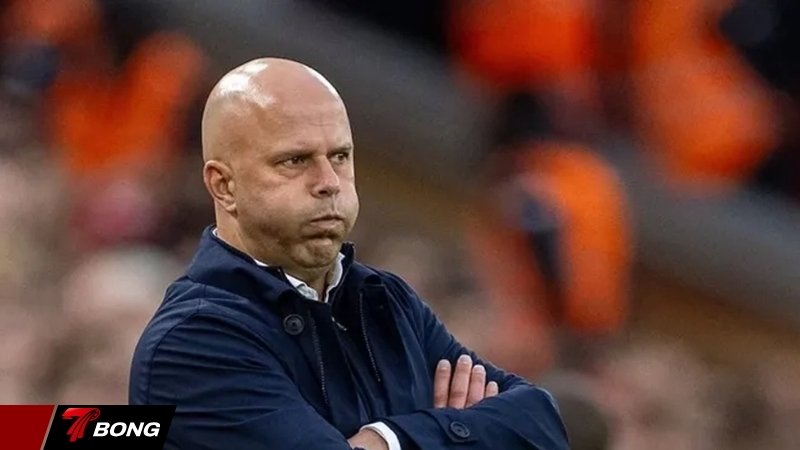 Arne Slot thừa nhận sự thật cay đắng về bản thân